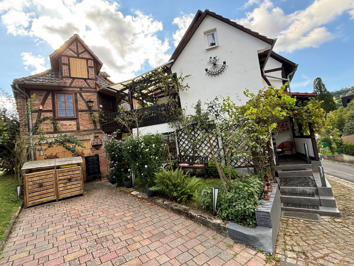 Musterhaus im Ortsteil Kirchhof(mit 2 Wohnungen)